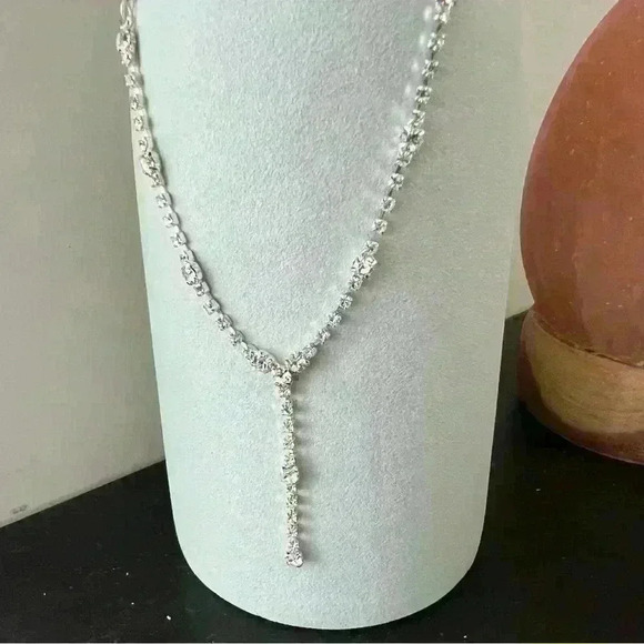 Vintage Y2K Claire’s Faux Diamond Silver V Shaped Necklace Jewelry Accessory - Picture 3 of 6